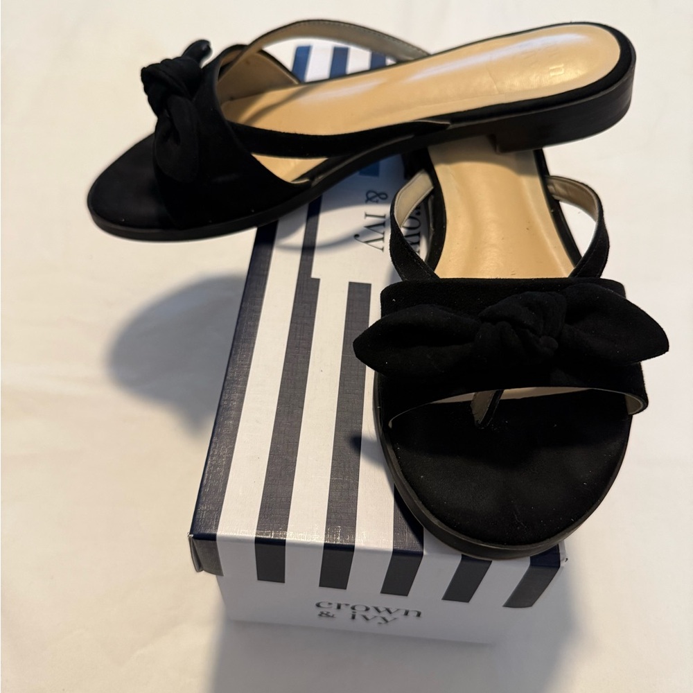 Crown & Ivy Women's Black Slide Sandals